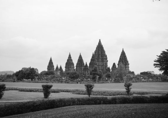 Candi Prambanan, salah satu destinasi liburan di Jogja