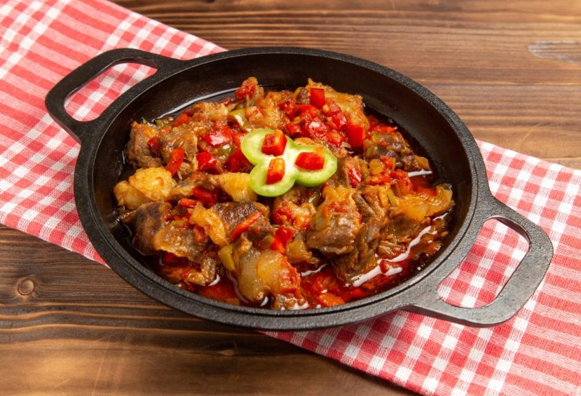 Brongkos: Kuliner Langka Khas Jogja yang Masih Diburu Penikmat Rasa Otentik